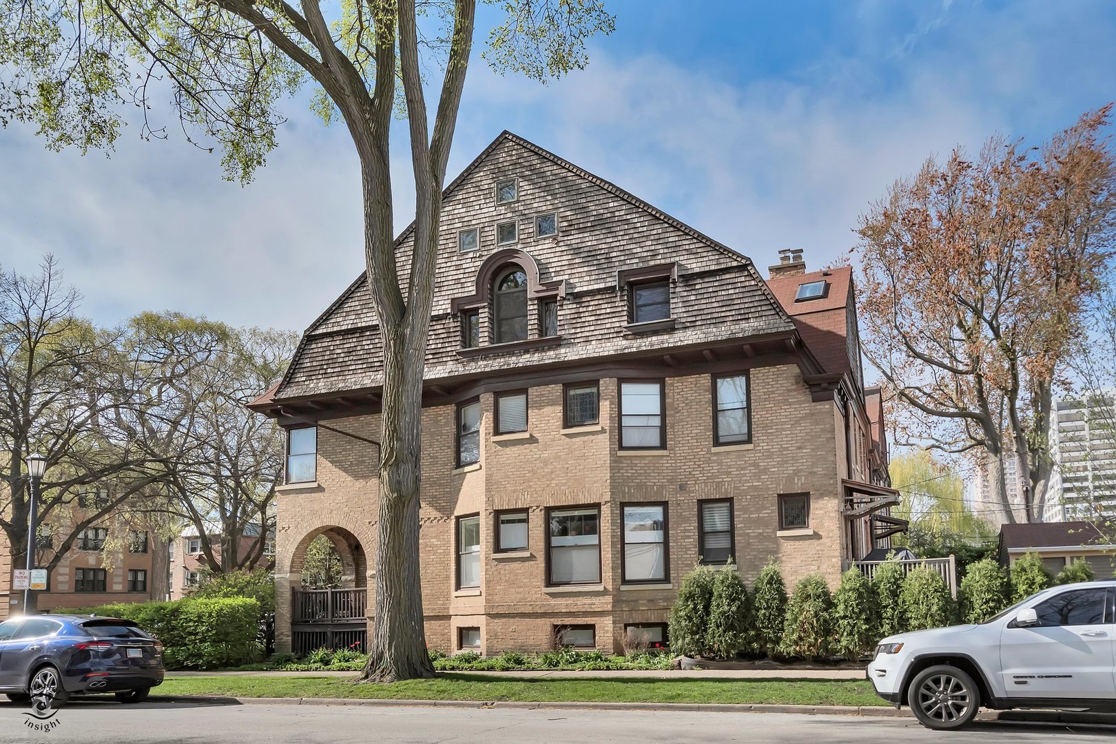 1401 Elmwood Ave