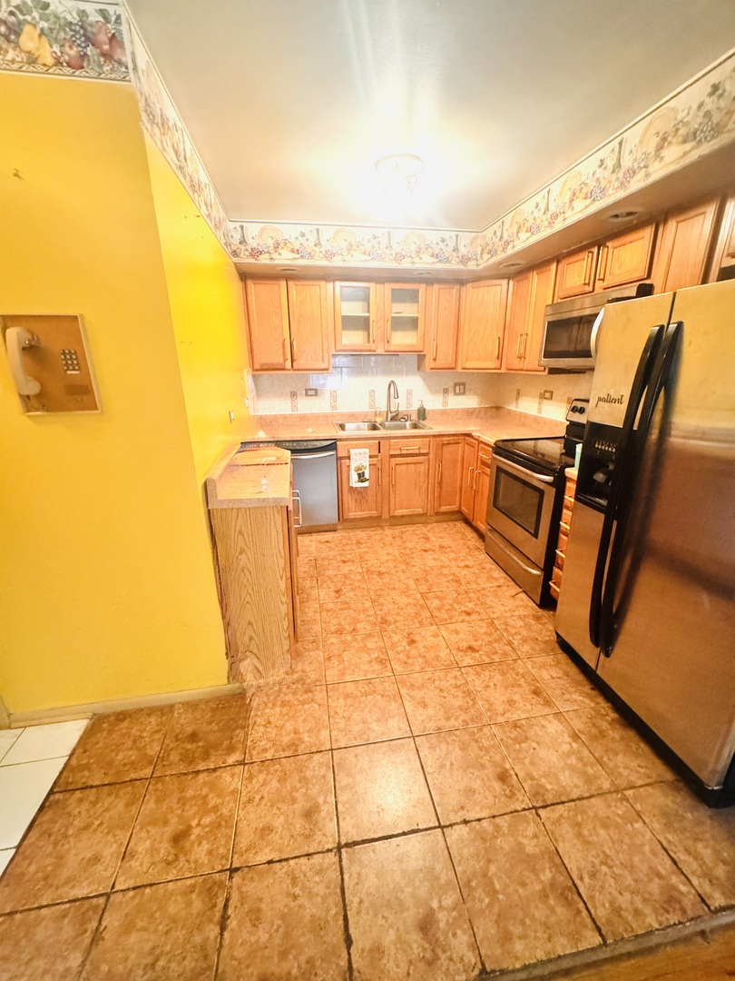 720 N Austin Blvd #1SW Oak Park, IL 60302