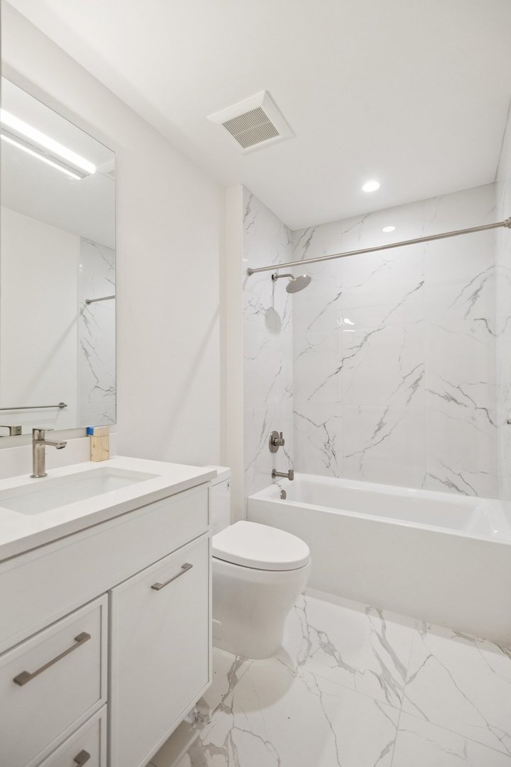 2323 N Lister Ave Chicago, IL 60614