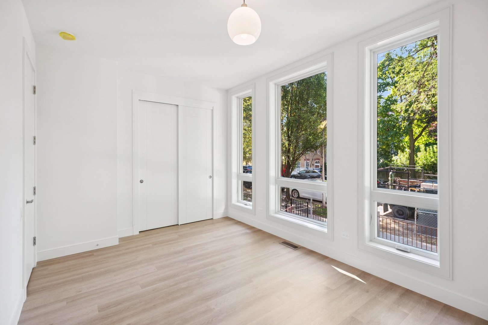 2323 N Lister Ave Chicago, IL 60614