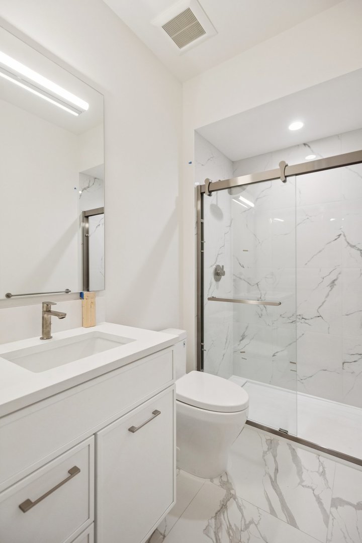 2323 N Lister Ave Chicago, IL 60614