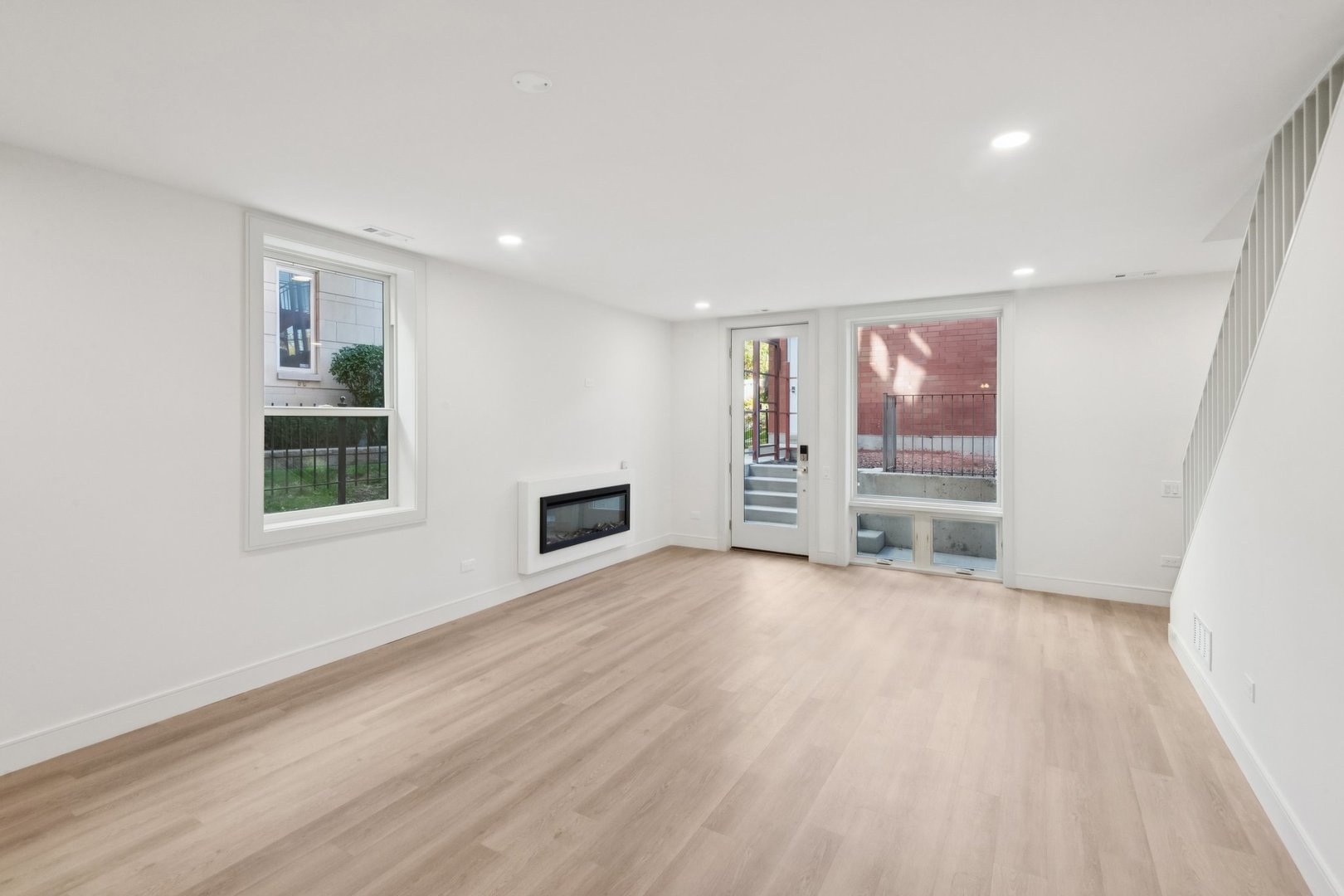 2323 N Lister Ave Chicago, IL 60614