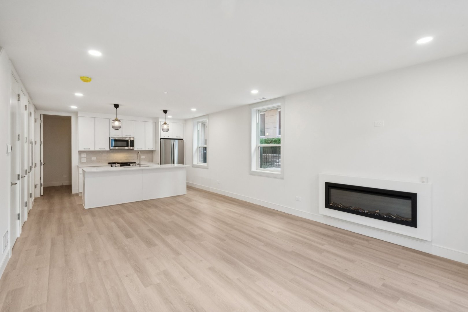 2323 N Lister Ave Chicago, IL 60614