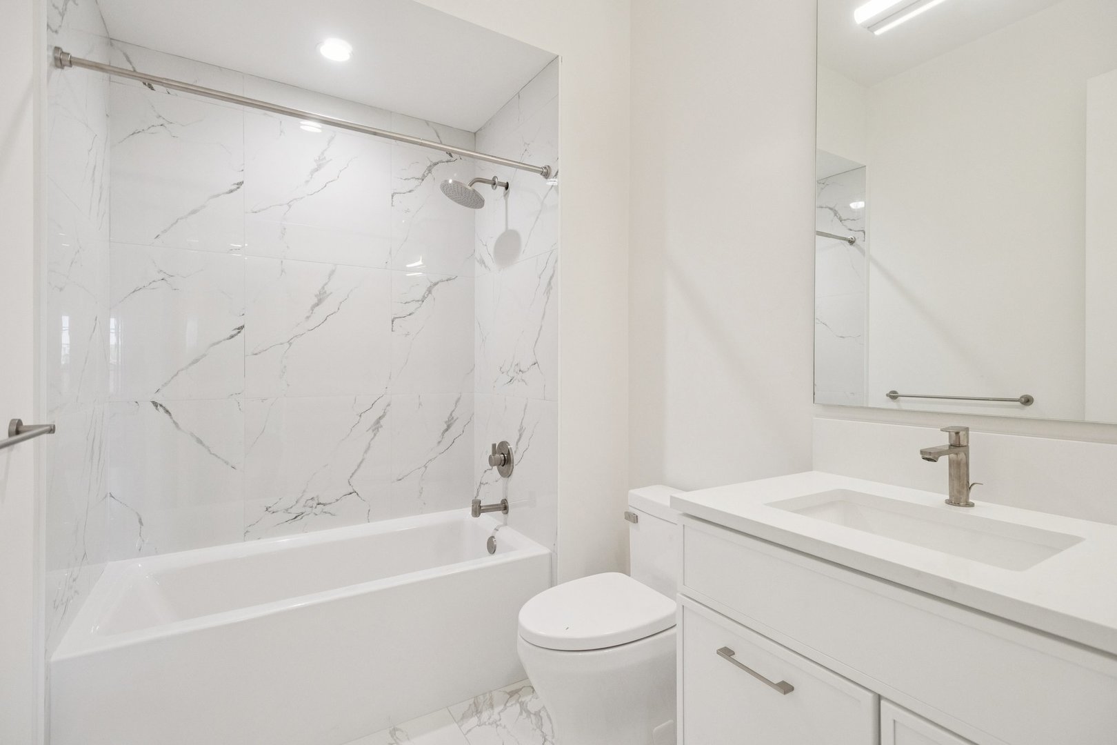 2323 N Lister Ave Chicago, IL 60614