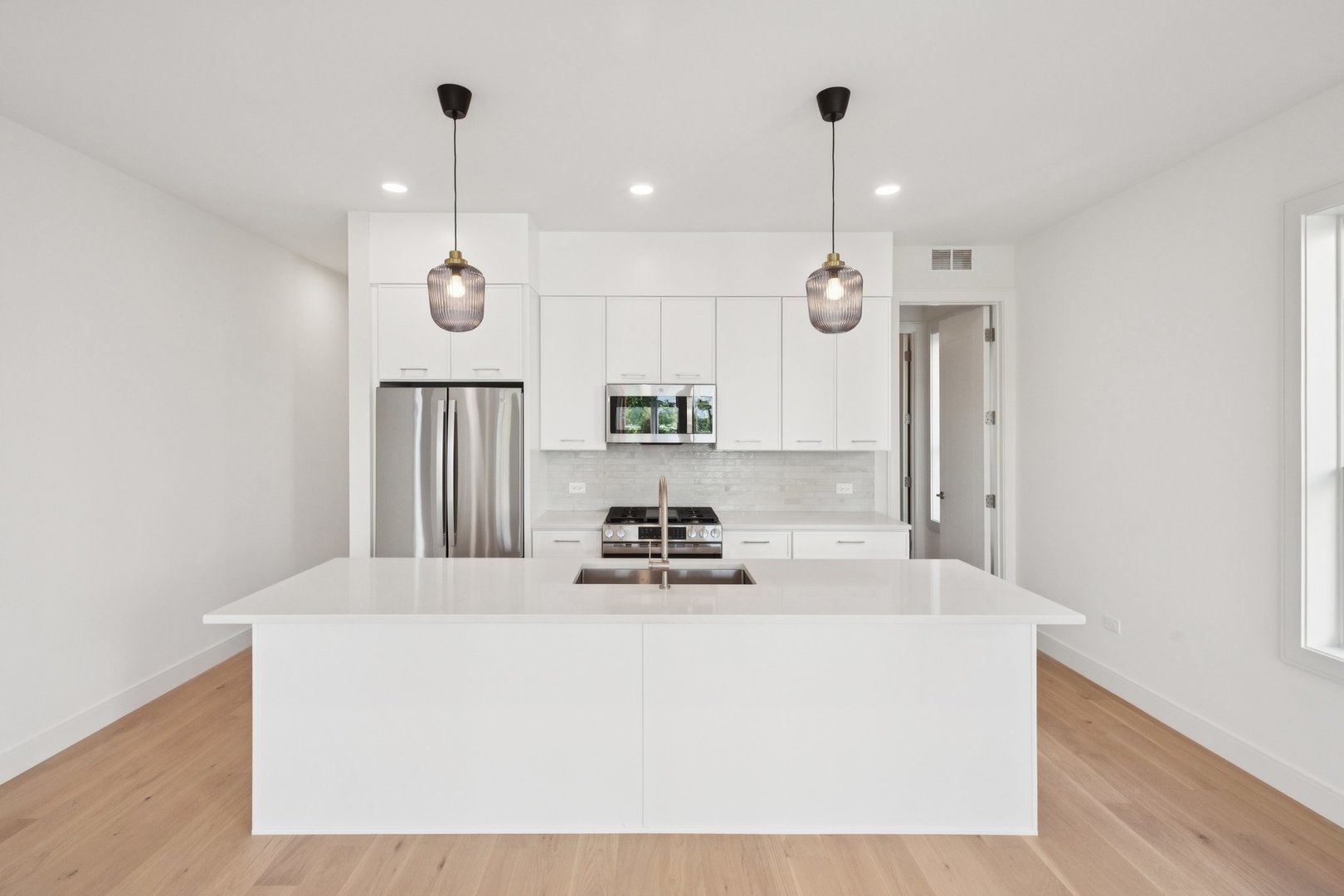 2323 N Lister Ave Chicago, IL 60614