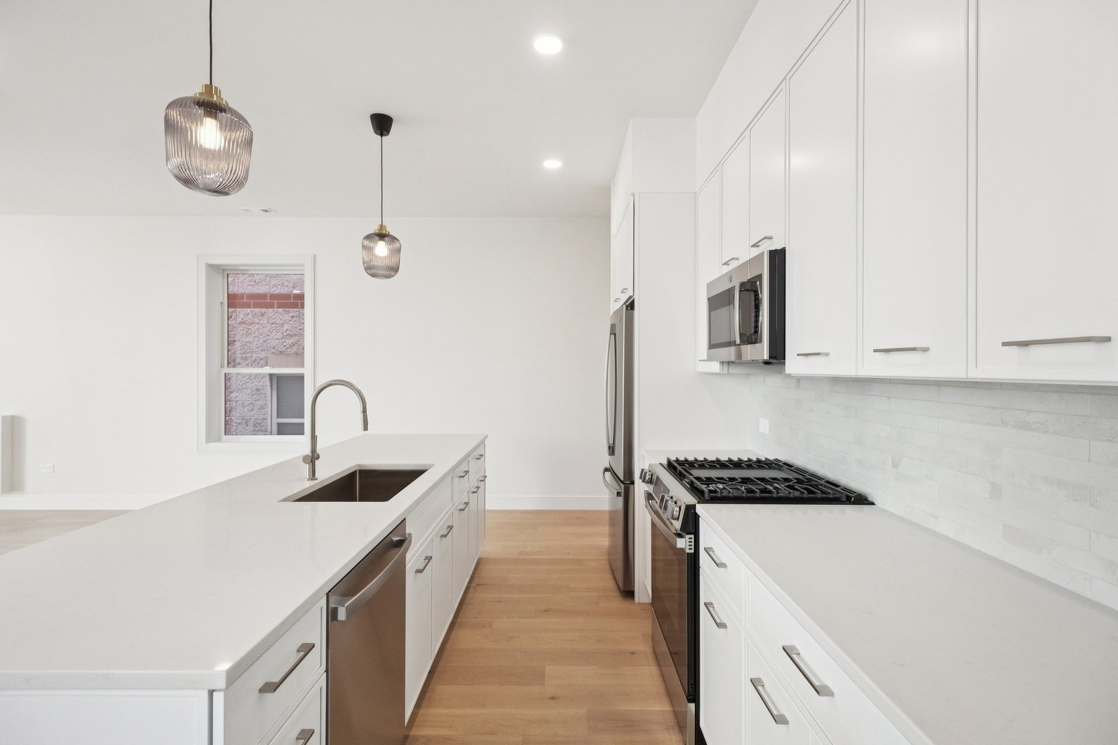 2323 N Lister Ave Chicago, IL 60614