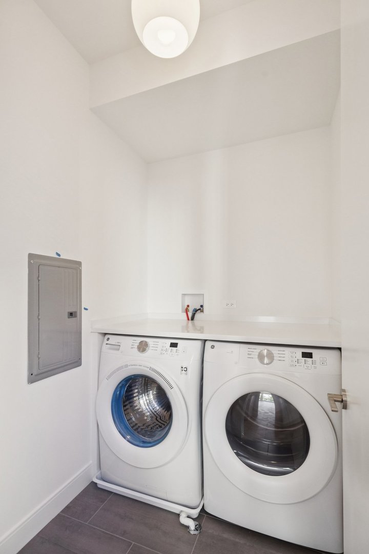 2323 N Lister Ave Chicago, IL 60614