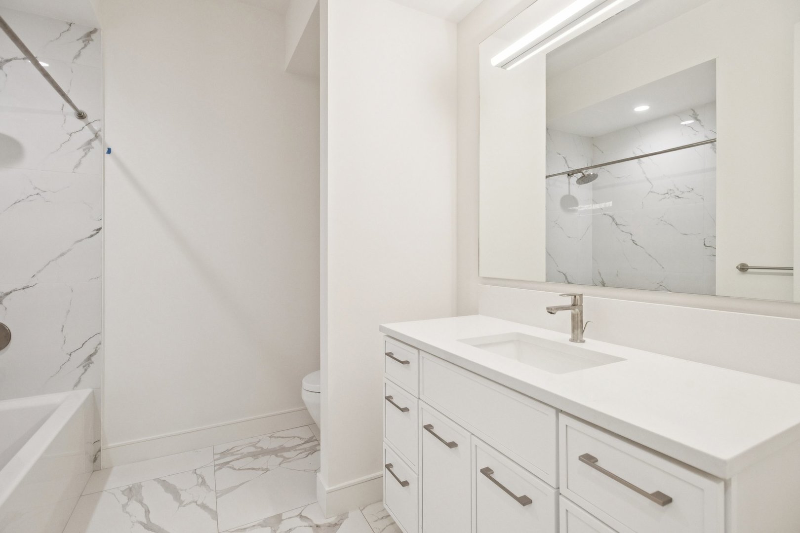 2323 N Lister Ave Chicago, IL 60614