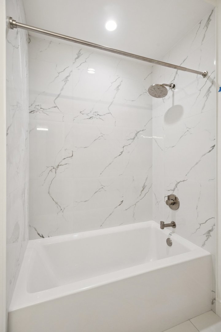 2323 N Lister Ave Chicago, IL 60614