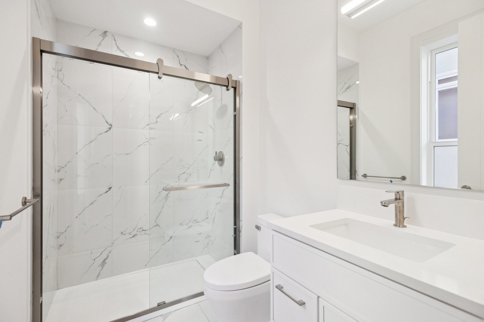 2323 N Lister Ave Chicago, IL 60614