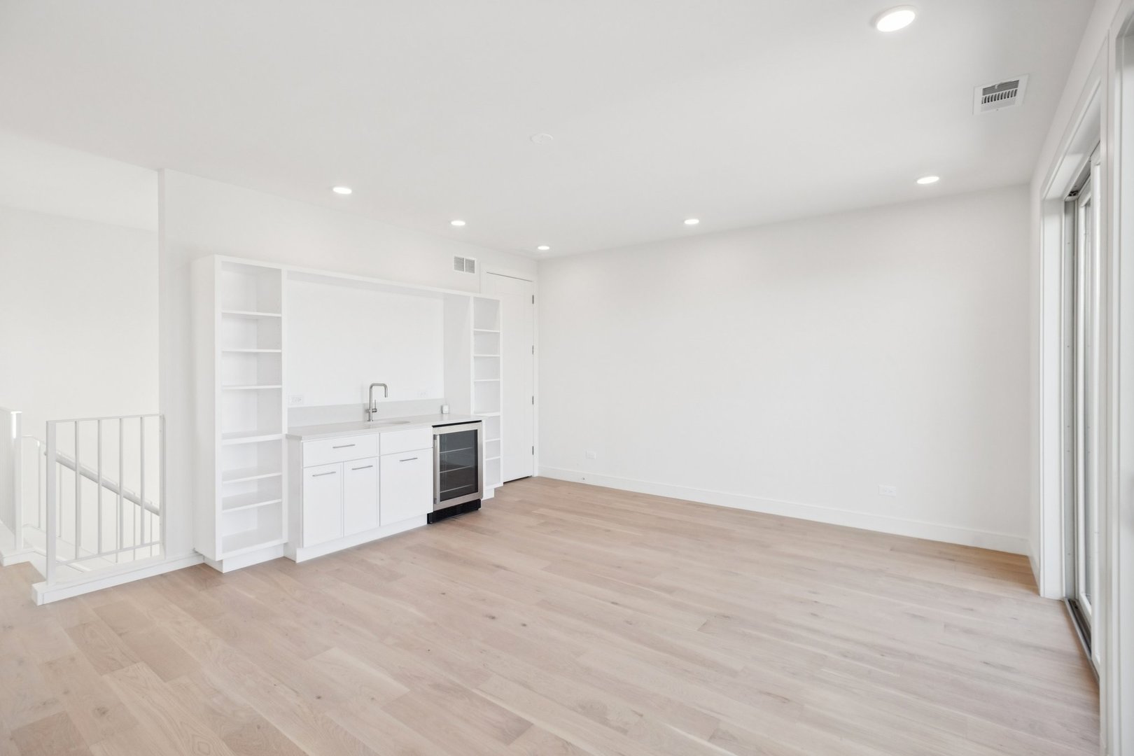 2323 N Lister Ave Chicago, IL 60614