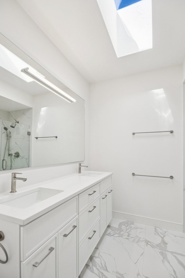 2323 N Lister Ave Chicago, IL 60614