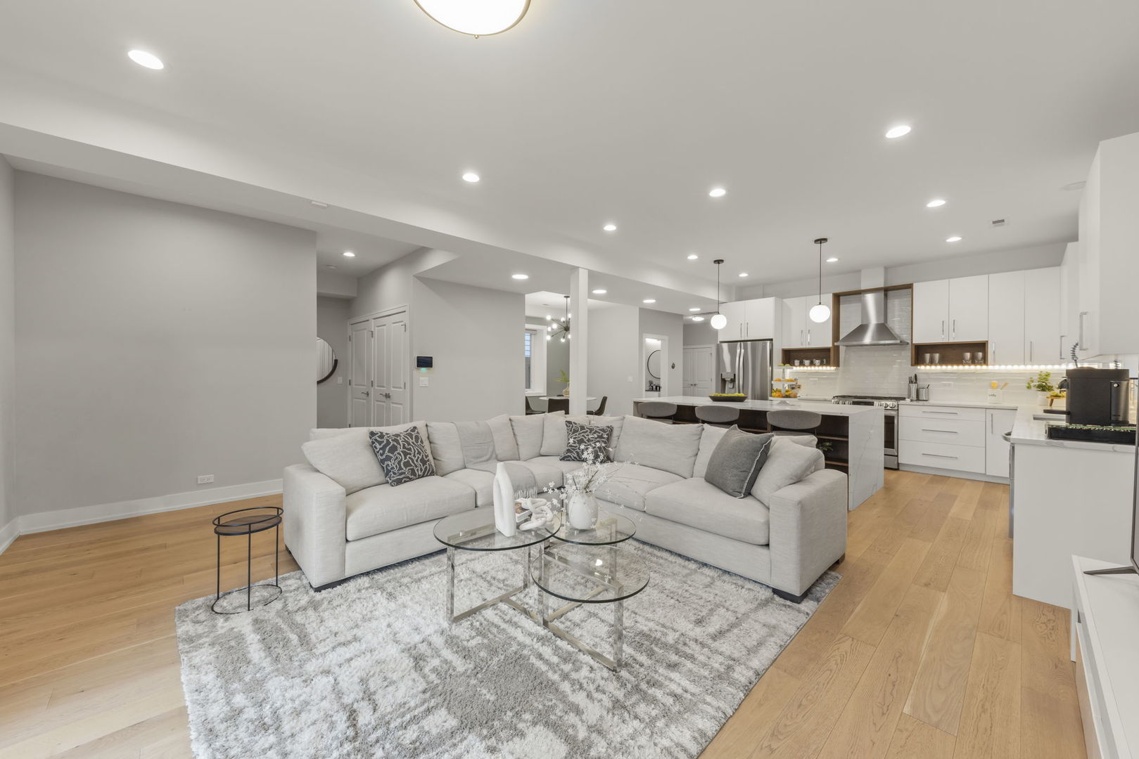 1126 Pitner Ave Evanston, IL 60202