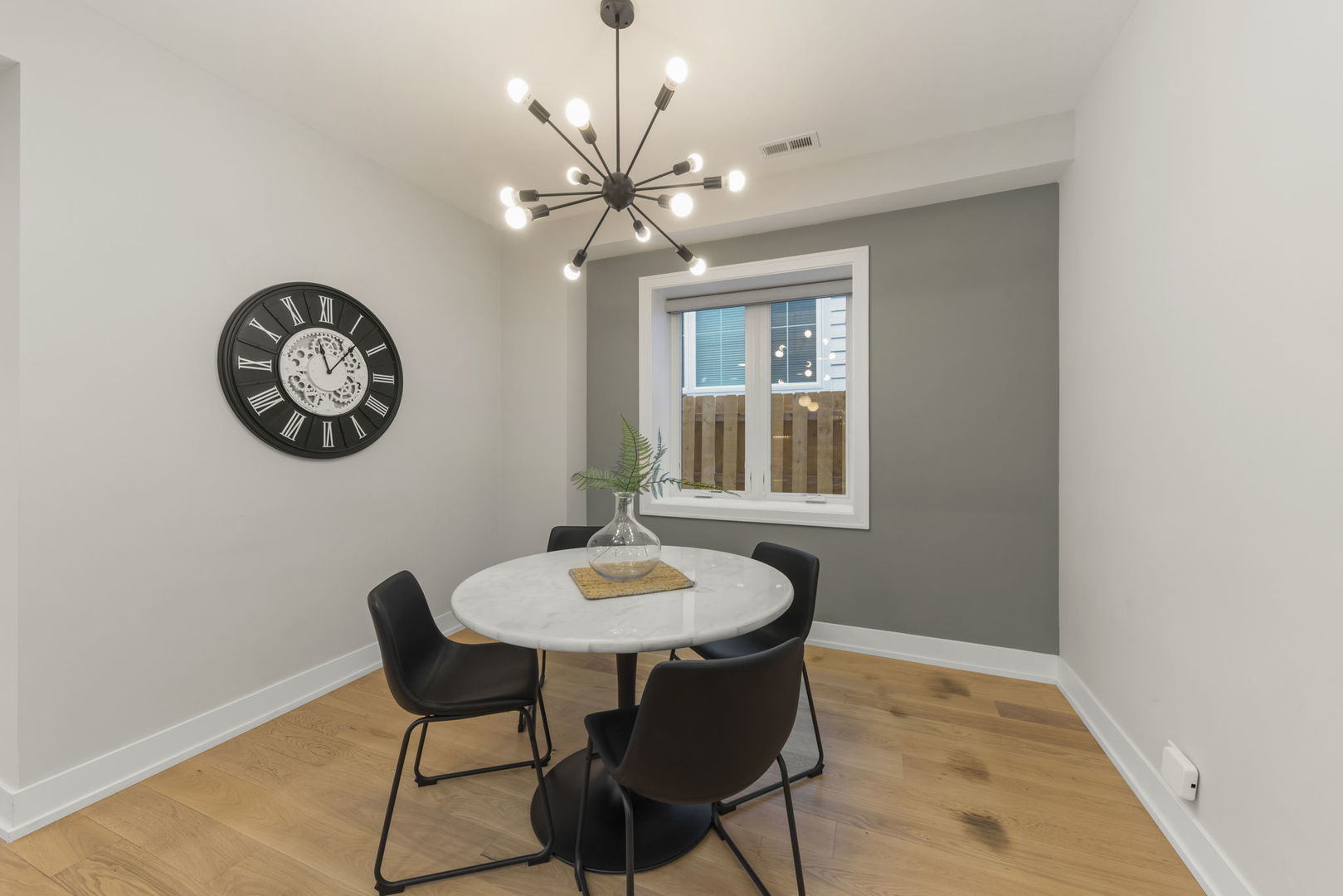 1126 Pitner Ave Evanston, IL 60202