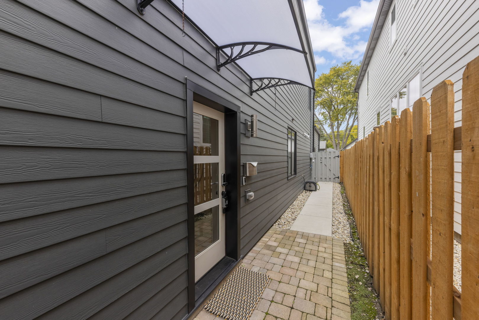 1126 Pitner Ave Evanston, IL 60202