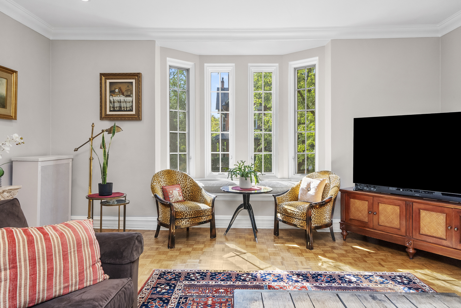 500 W BARRY Ave #2E Chicago, IL 60657