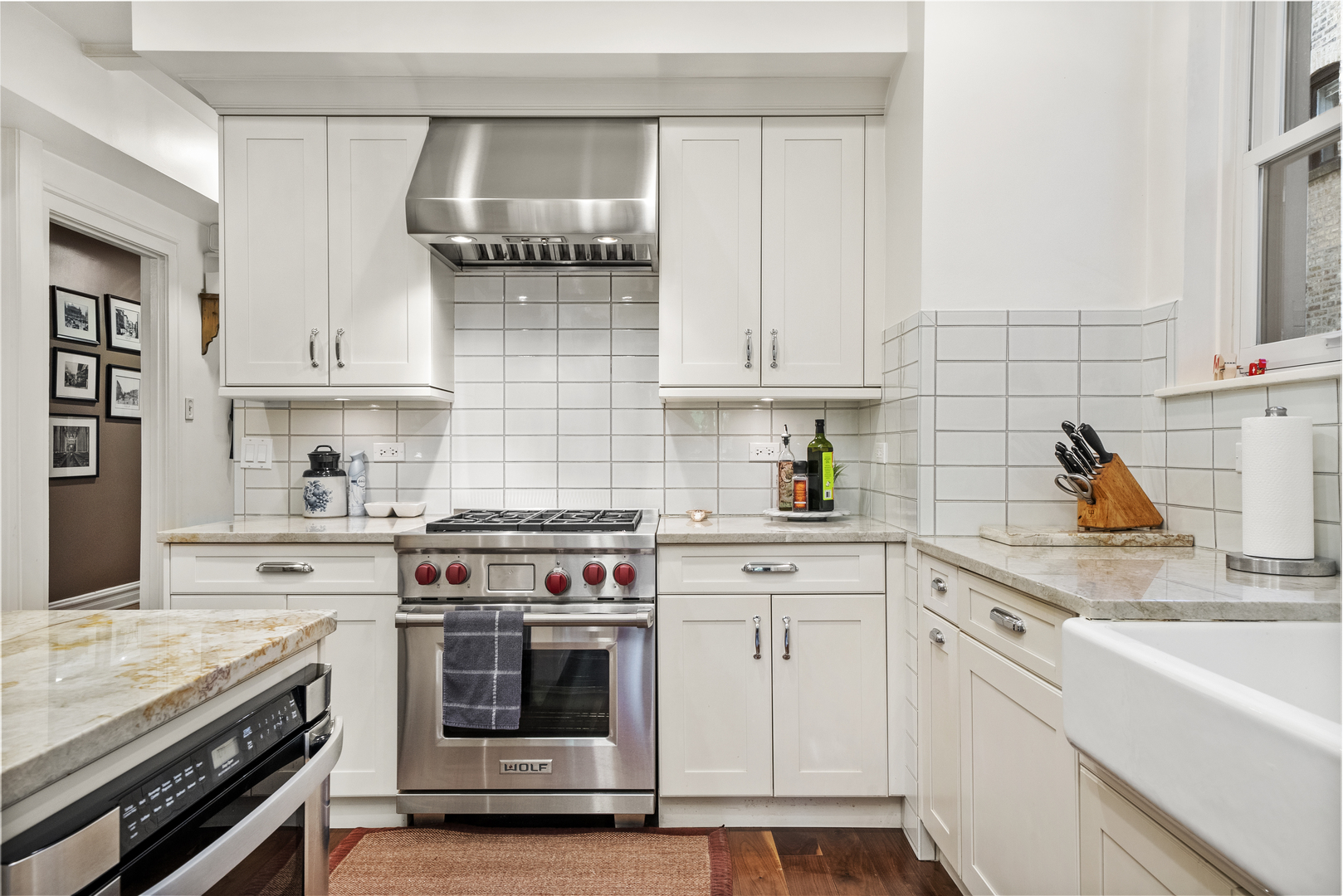 500 W BARRY Ave #2E Chicago, IL 60657