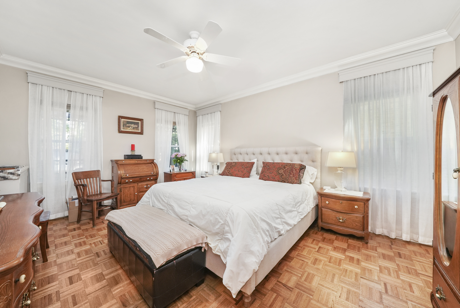 500 W BARRY Ave #2E Chicago, IL 60657