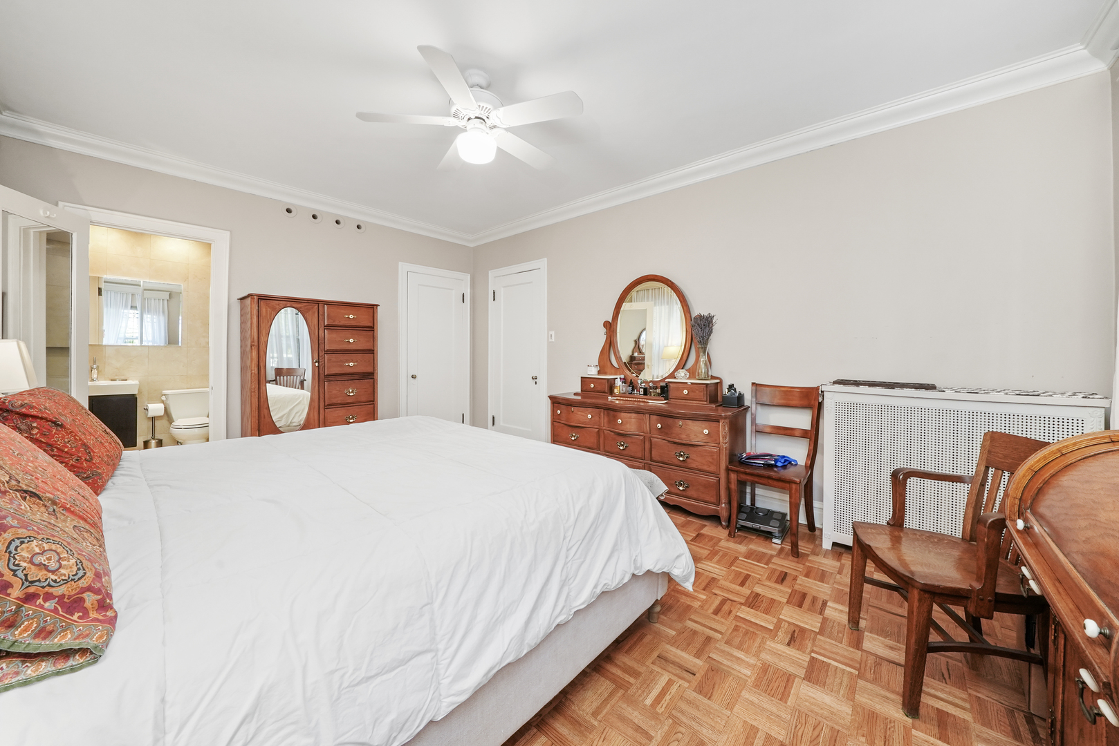 500 W BARRY Ave #2E Chicago, IL 60657