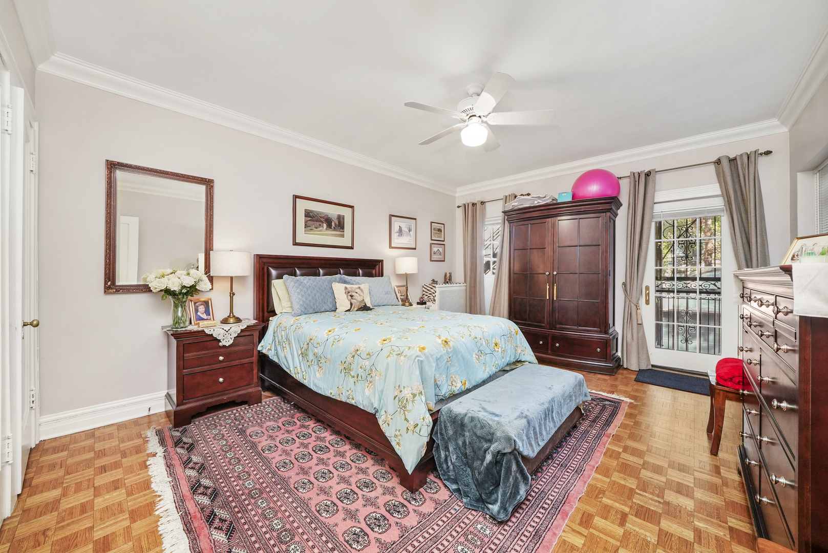 500 W BARRY Ave #2E Chicago, IL 60657