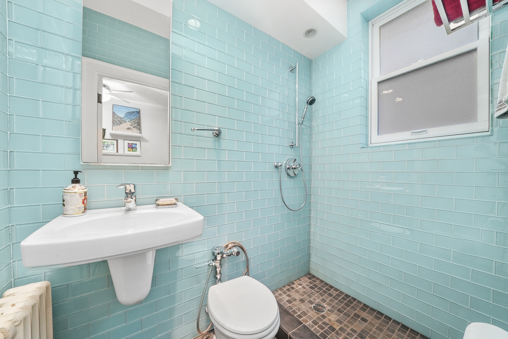 500 W BARRY Ave #2E Chicago, IL 60657