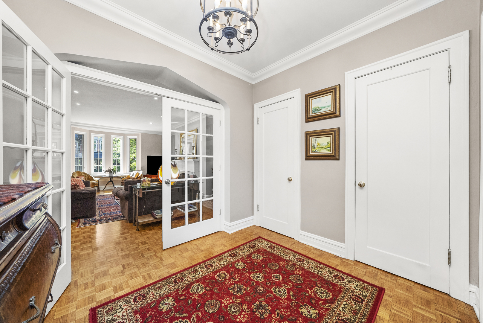 500 W BARRY Ave #2E Chicago, IL 60657