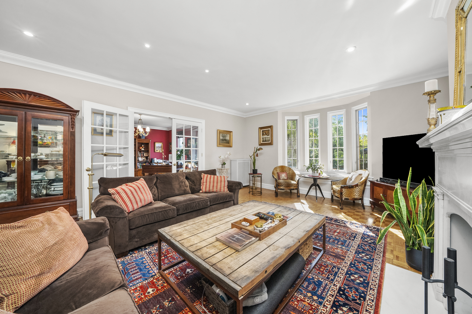 500 W BARRY Ave #2E Chicago, IL 60657