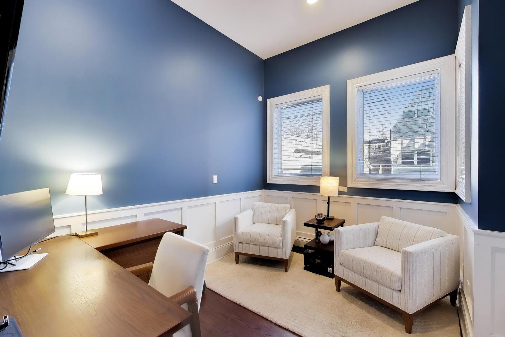 2030 N Hoyne Ave Chicago, IL 60647