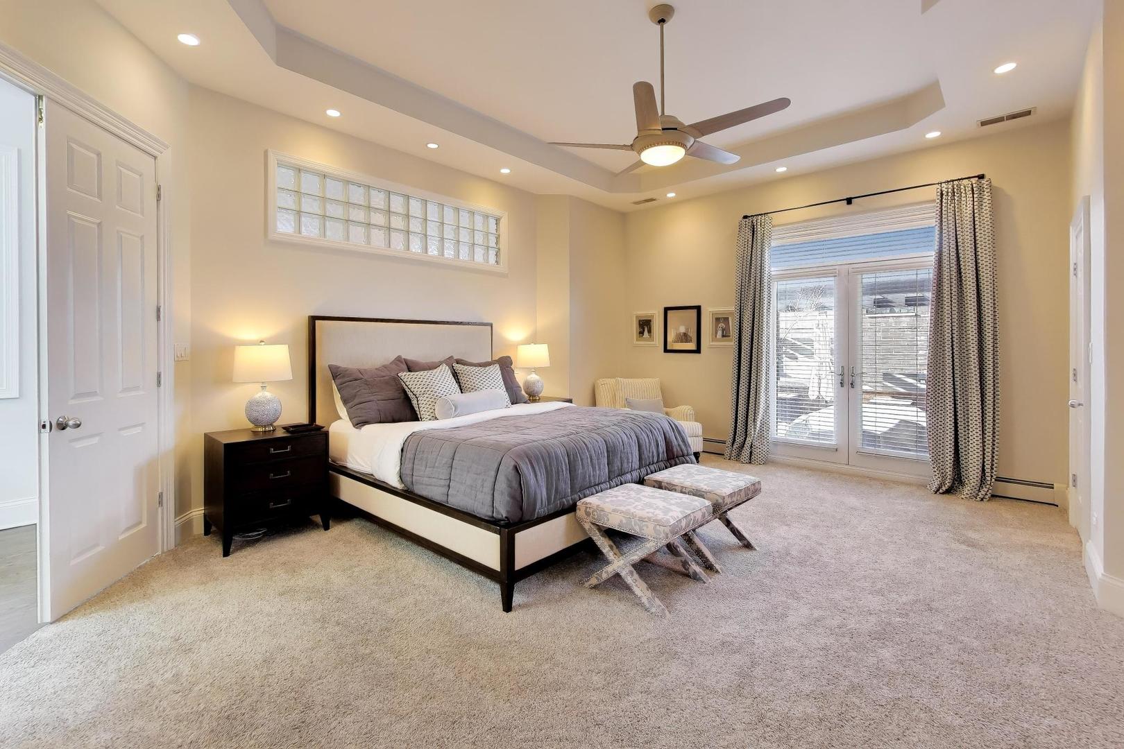 2030 N Hoyne Ave Chicago, IL 60647