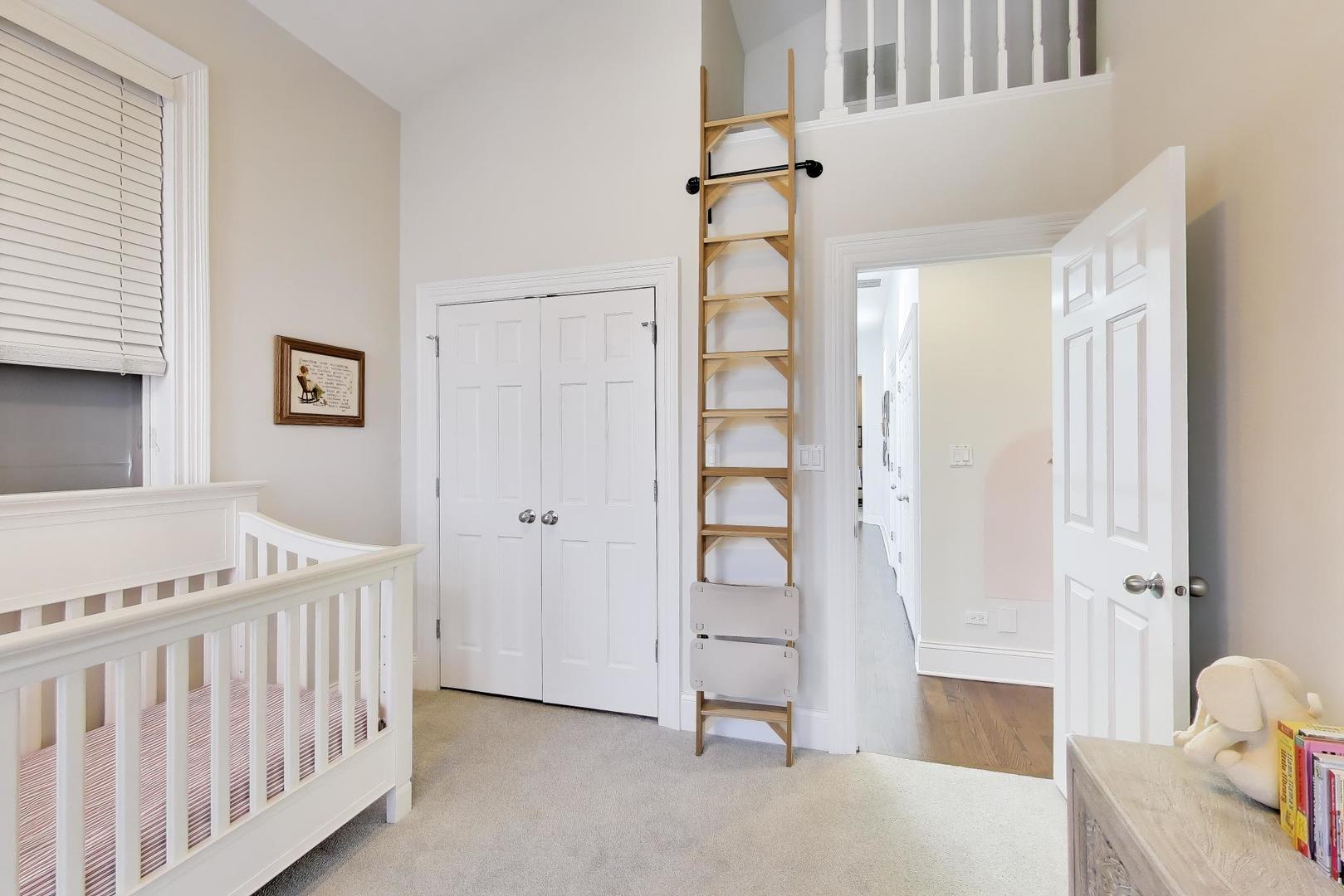 2030 N Hoyne Ave Chicago, IL 60647