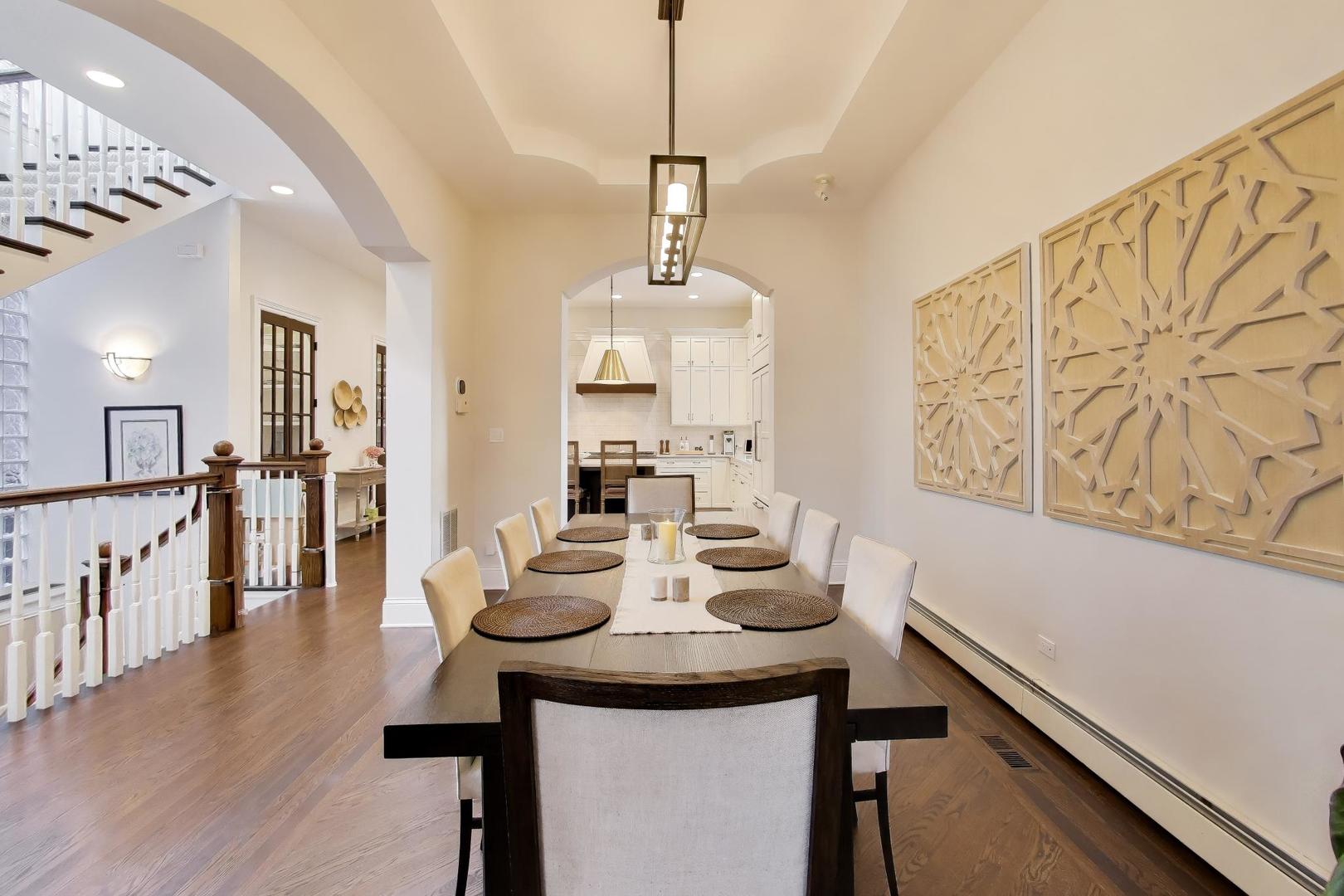 2030 N Hoyne Ave Chicago, IL 60647