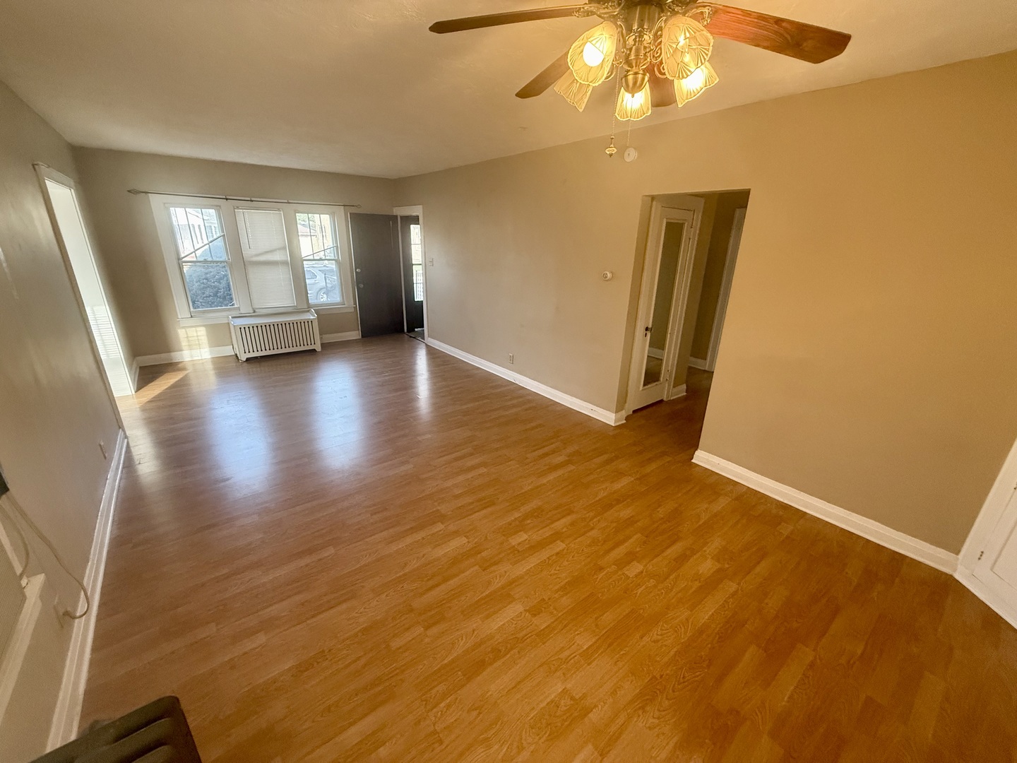 414 Cornelia St Joliet, IL 60435