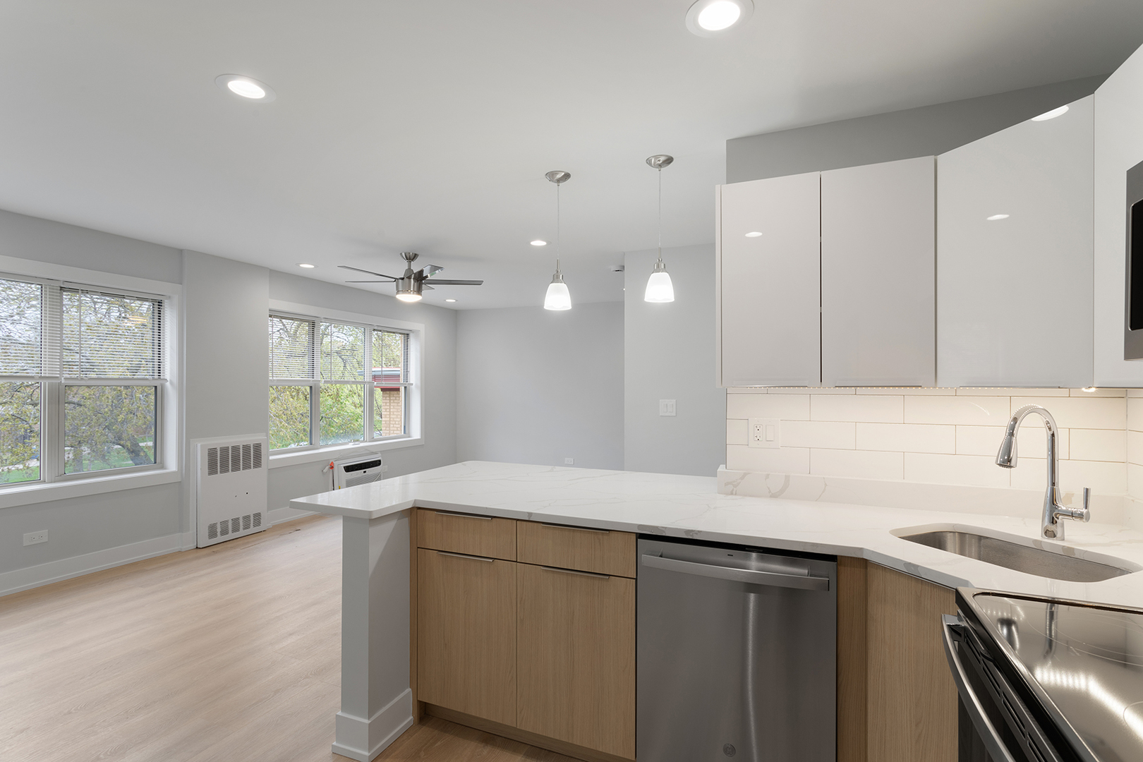 7070 N Sheridan Ave #4S Chicago, IL 60626