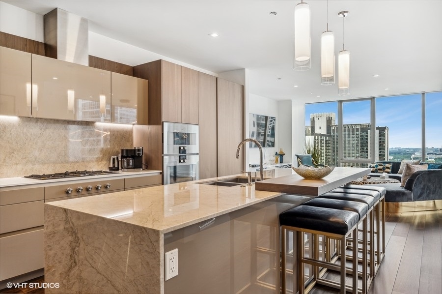 363 E Wacker Dr #2103 Chicago, IL 60601