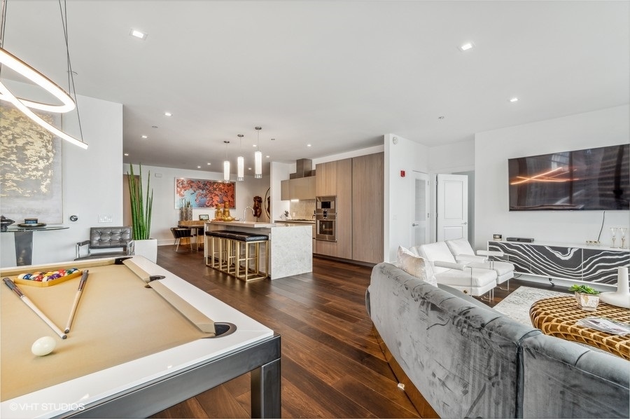 363 E Wacker Dr #2103 Chicago, IL 60601