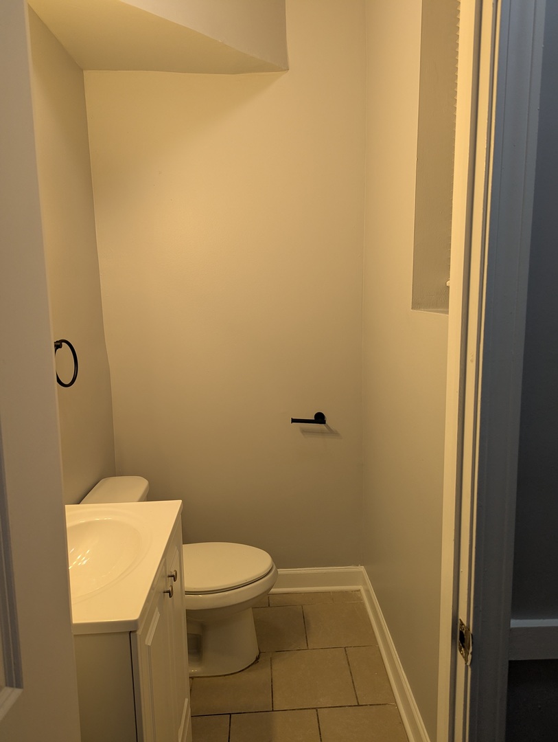 6401 S Saint Lawrence Ave #6401-1 Chicago, IL 60637