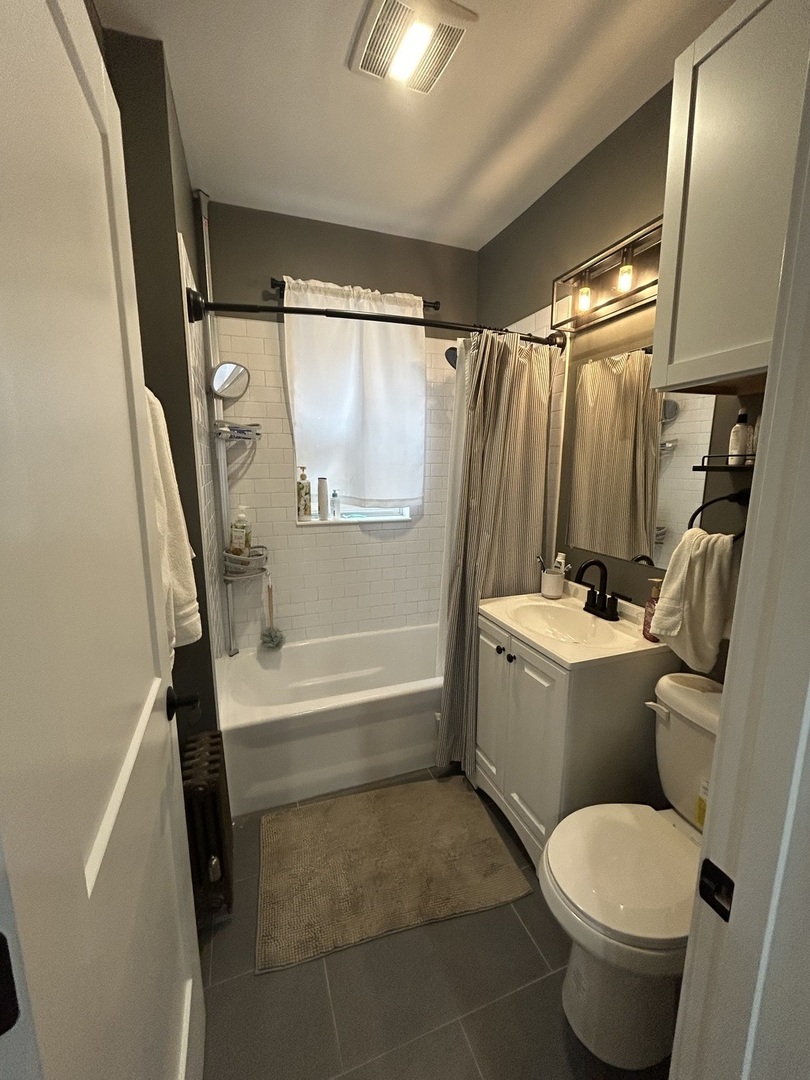 1103 Holly Ct #306 Oak Park, IL 60301