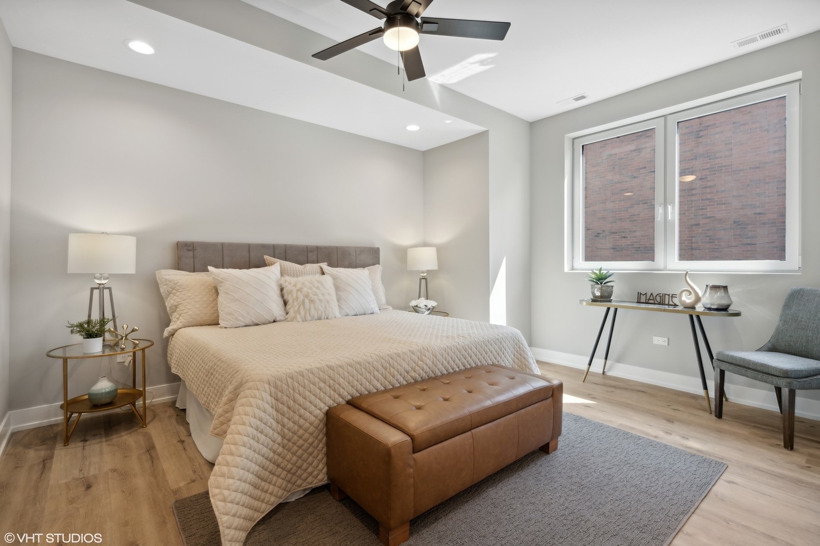 3335-3341 N Sheffield Ave Chicago, IL 60657