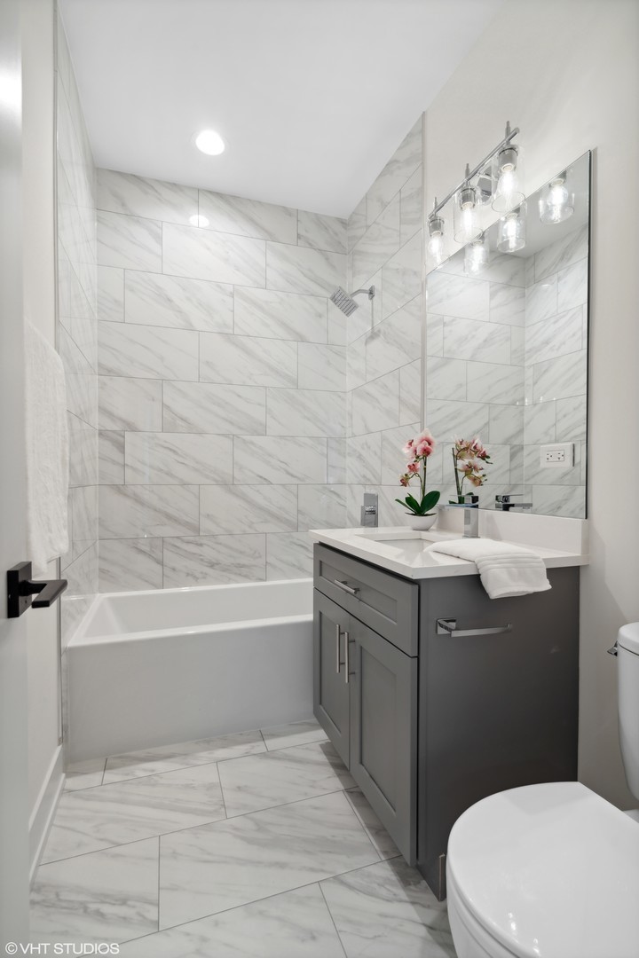 3335-3341 N Sheffield Ave Chicago, IL 60657