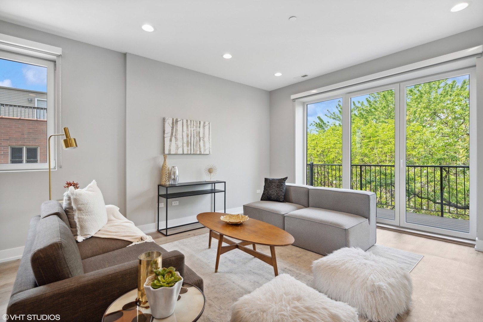 3335-3341 N Sheffield Ave Chicago, IL 60657