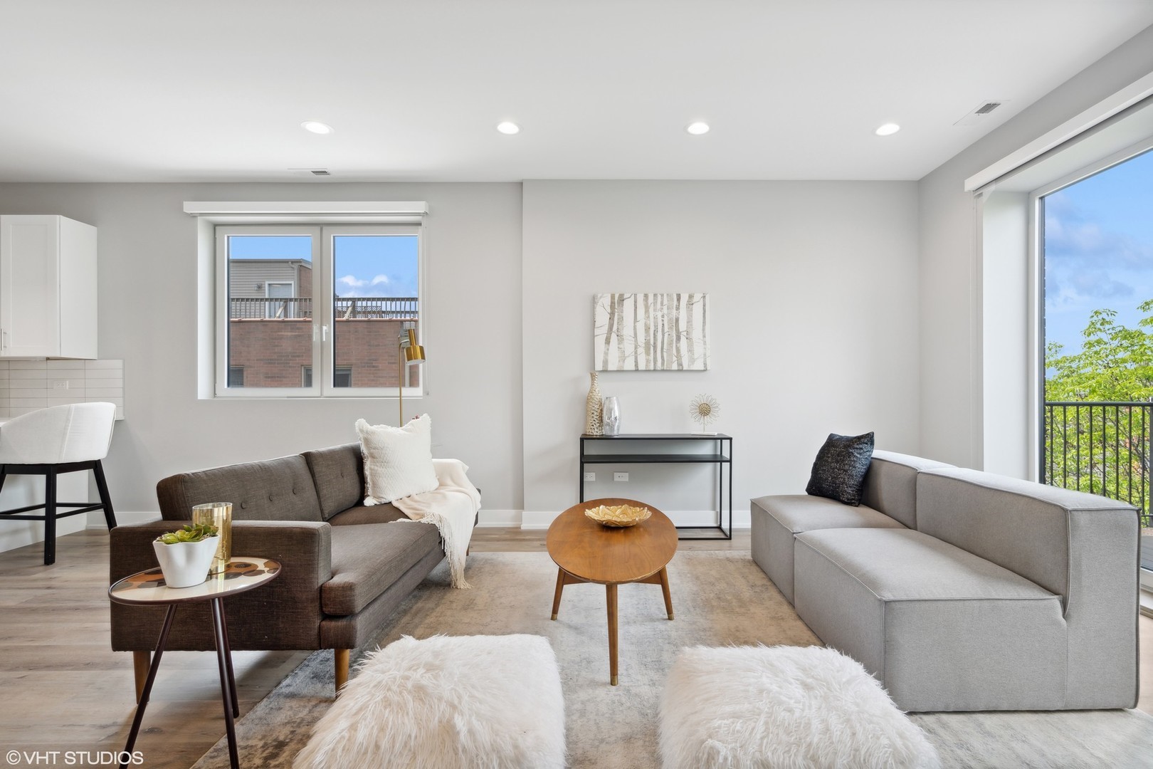 3335-3341 N Sheffield Ave Chicago, IL 60657