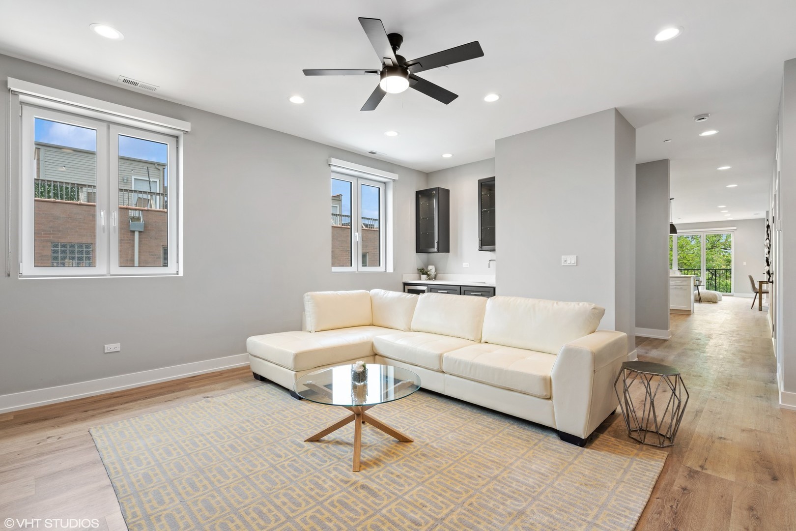 3335-3341 N Sheffield Ave Chicago, IL 60657