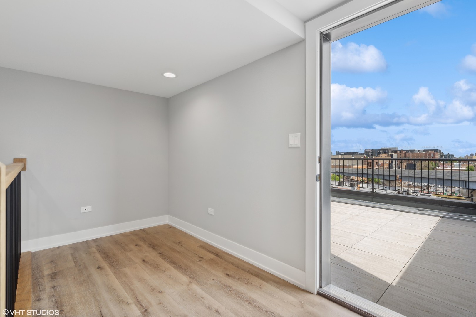 3335-3341 N Sheffield Ave Chicago, IL 60657