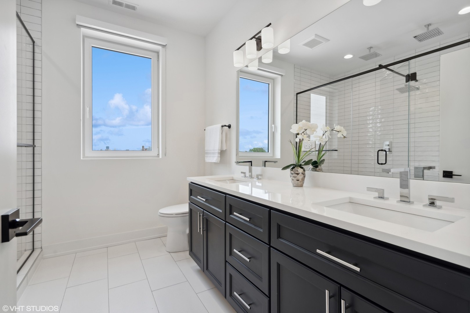 3335-3341 N Sheffield Ave Chicago, IL 60657