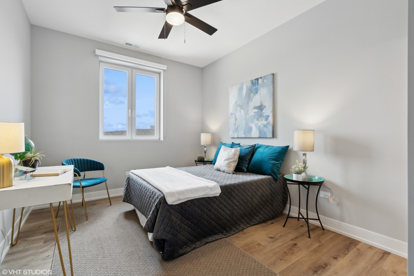 3335-3341 N Sheffield Ave Chicago, IL 60657