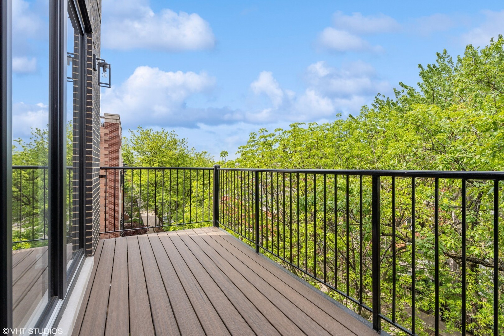 3335-3341 N Sheffield Ave Chicago, IL 60657