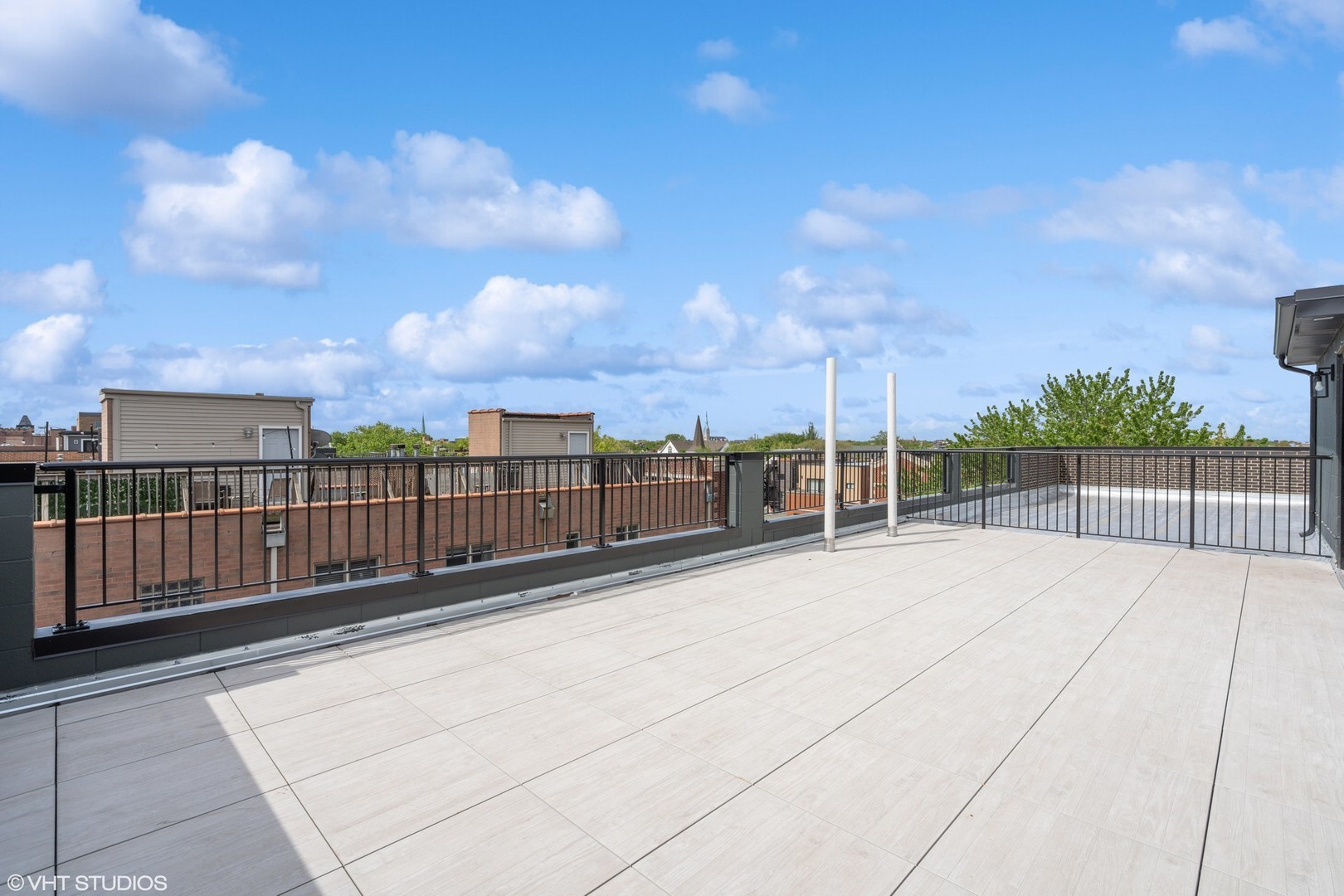 3335-3341 N Sheffield Ave Chicago, IL 60657