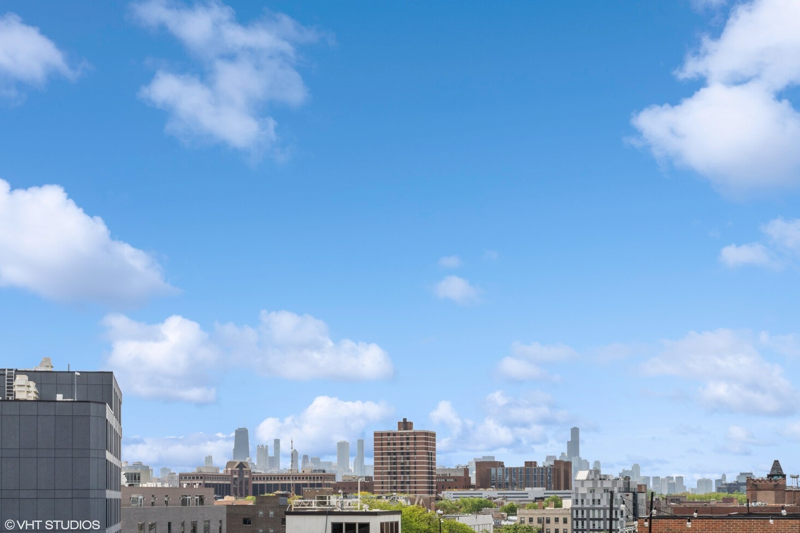 3335-3341 N Sheffield Ave Chicago, IL 60657