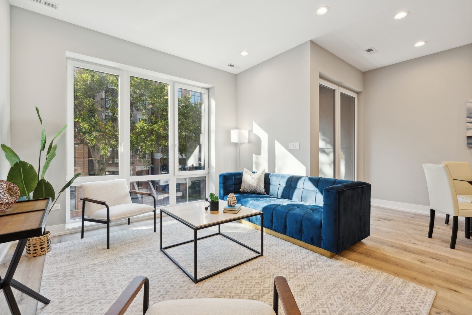 3335-3341 N Sheffield Ave Chicago, IL 60657