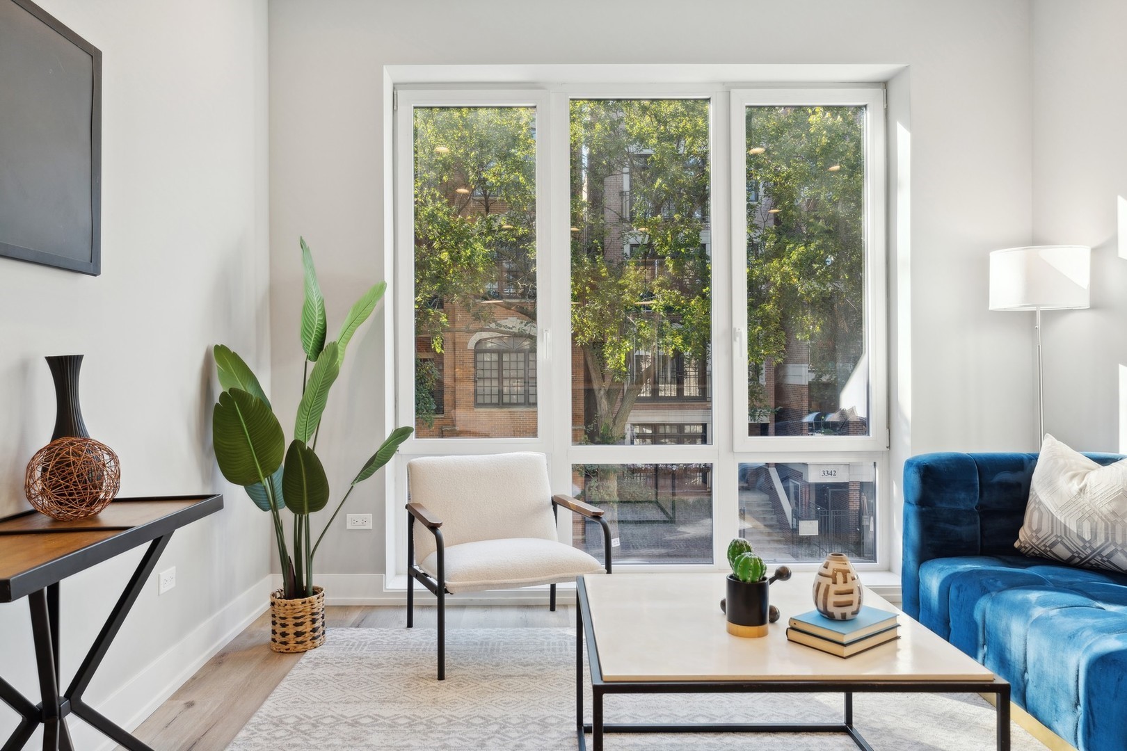 3335-3341 N Sheffield Ave Chicago, IL 60657